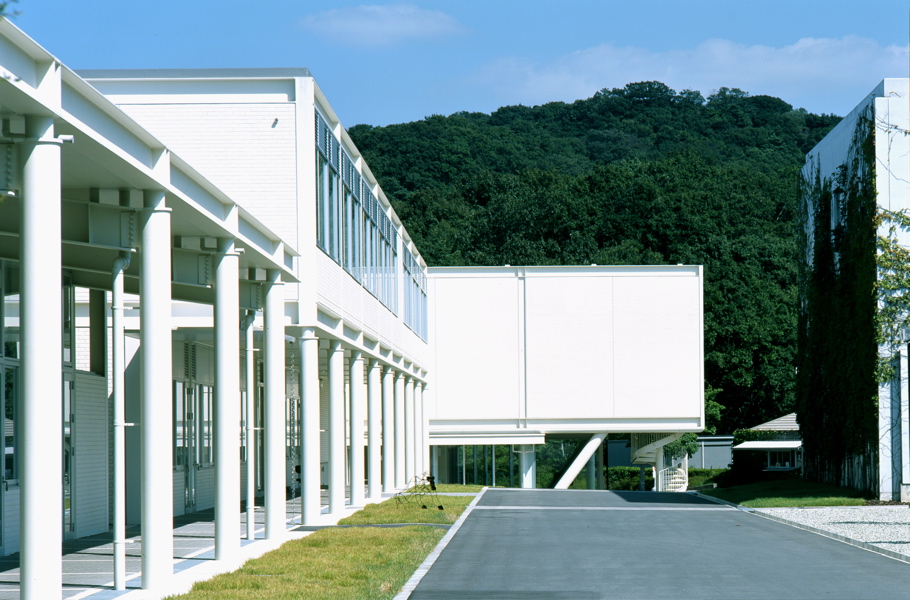 KOBE DESIGN UNIVERSITY,SCHOOL OF PROGRESSIVE ARTS 